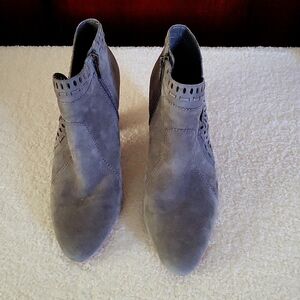 Vince Camuto gray suede boots